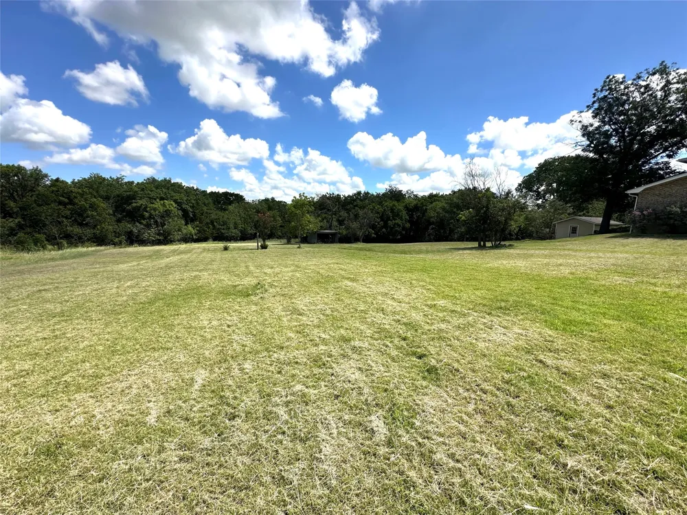 500 Apache Trail Comanche, TX 76442