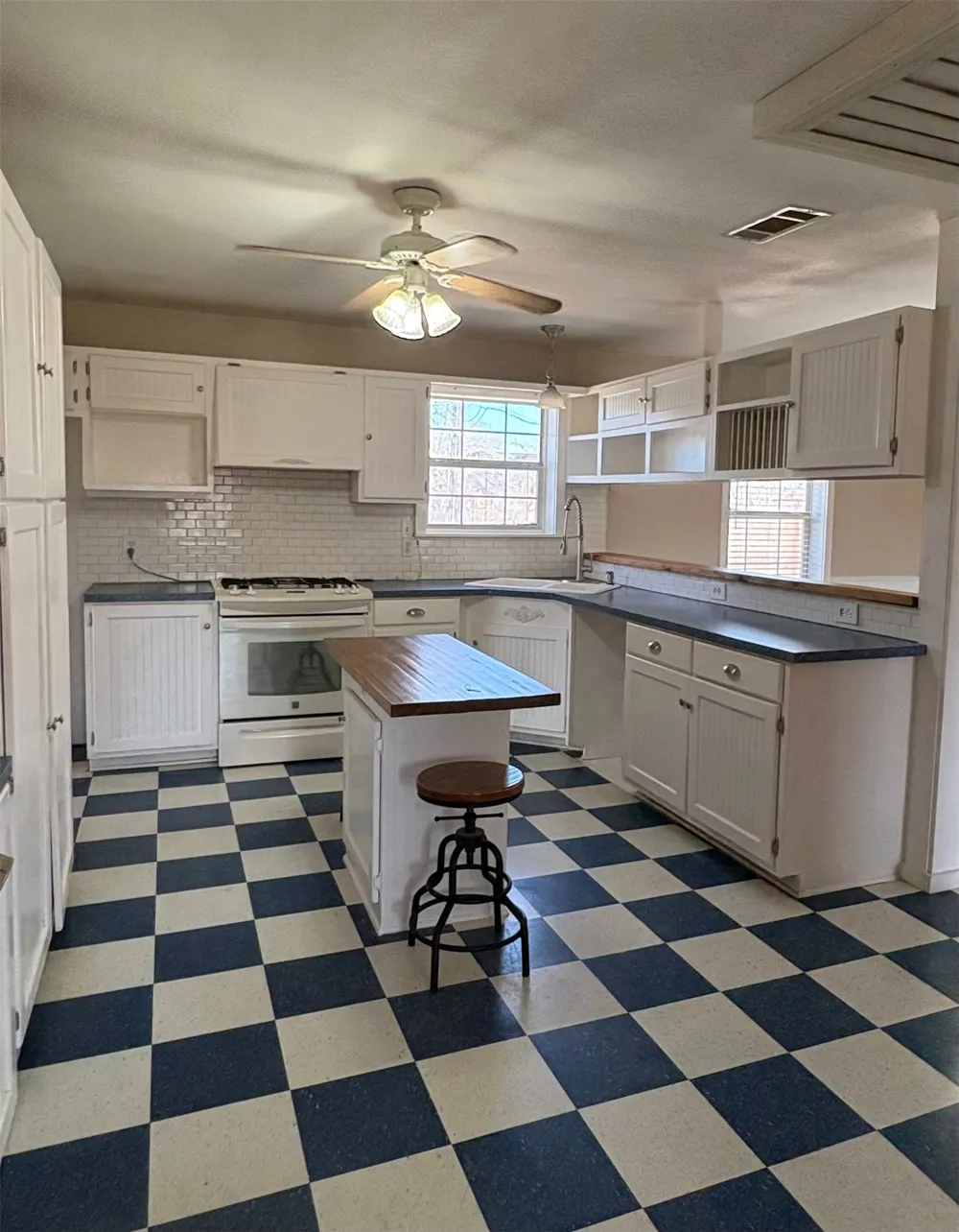520 SH 16 N Goldthwaite, TX 76844