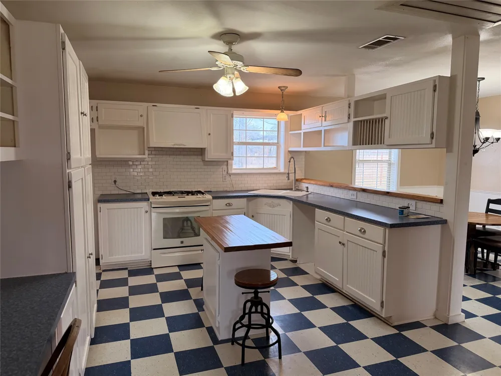 520 SH 16 N Goldthwaite, TX 76844