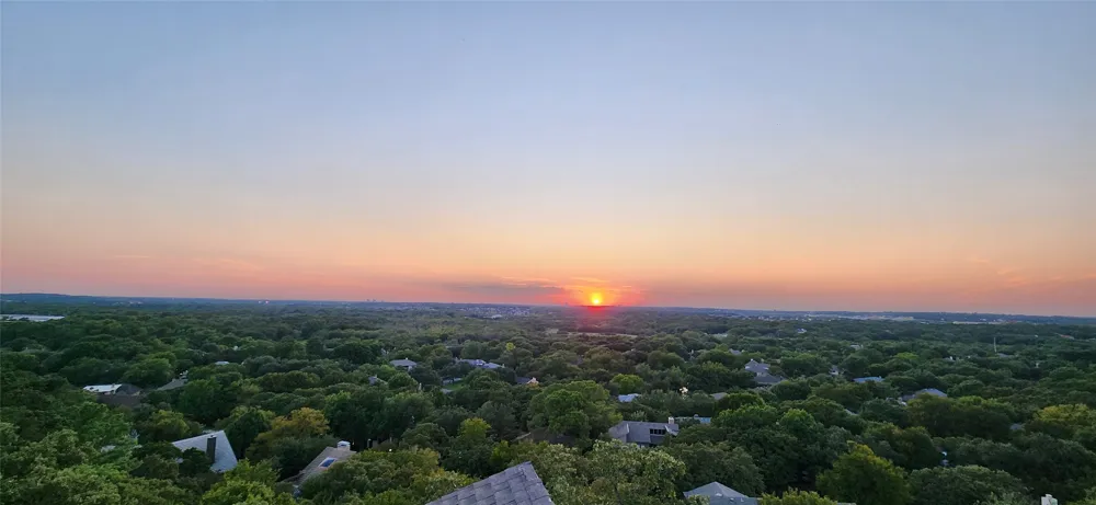 900 Crowley Road Arlington, TX 76012