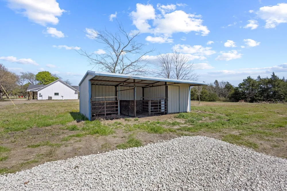 14457 E FM 1396 Windom, TX 75492
