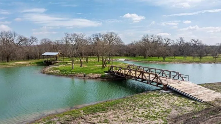 E I20 Service Rd S, Willow Park, TX 76087