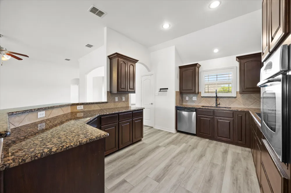 528 Hubbard Circle Nevada, TX 75173