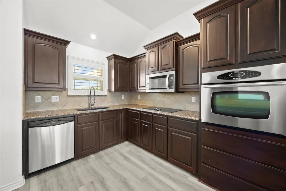 528 Hubbard Circle Nevada, TX 75173