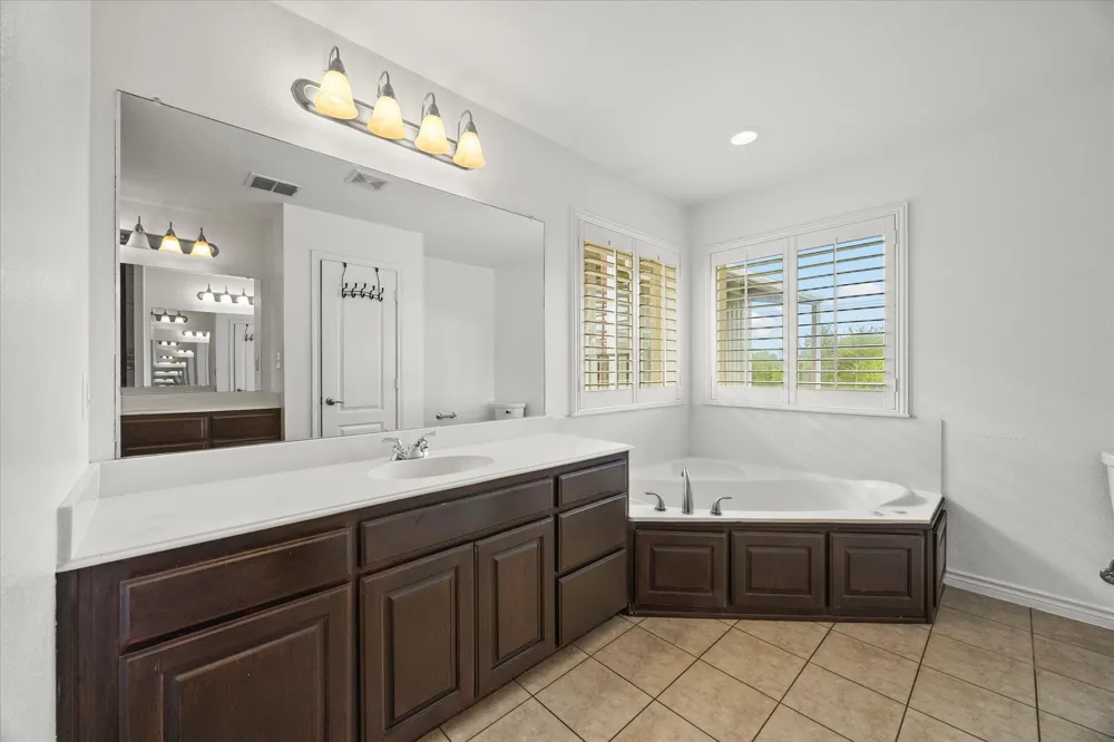528 Hubbard Circle Nevada, TX 75173