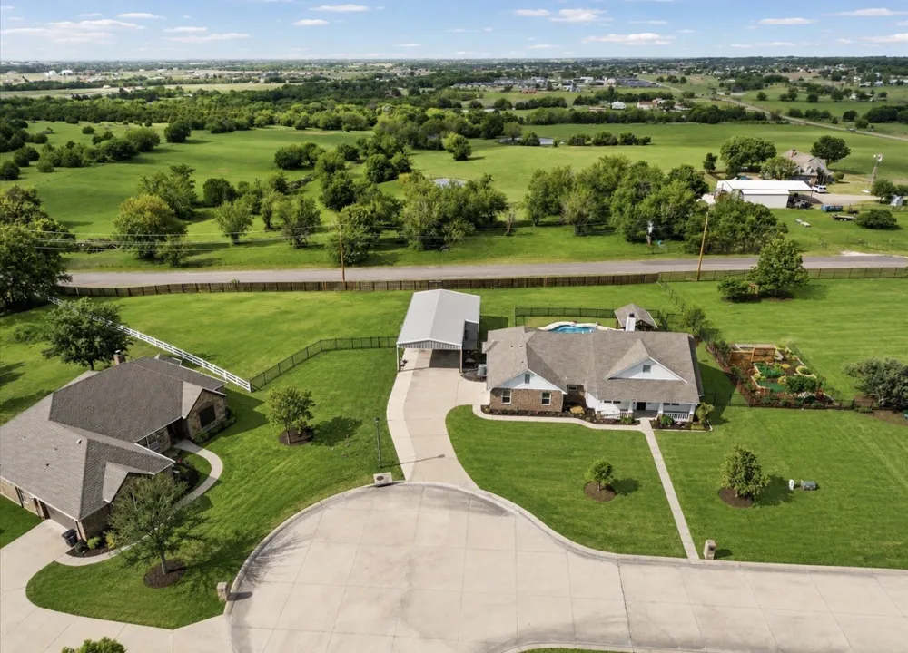 528 Hubbard Circle Nevada, TX 75173