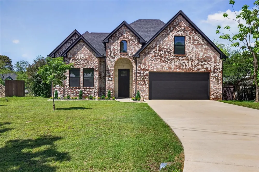 245 Autumn Wood Trail Gun Barrel City, TX 75156