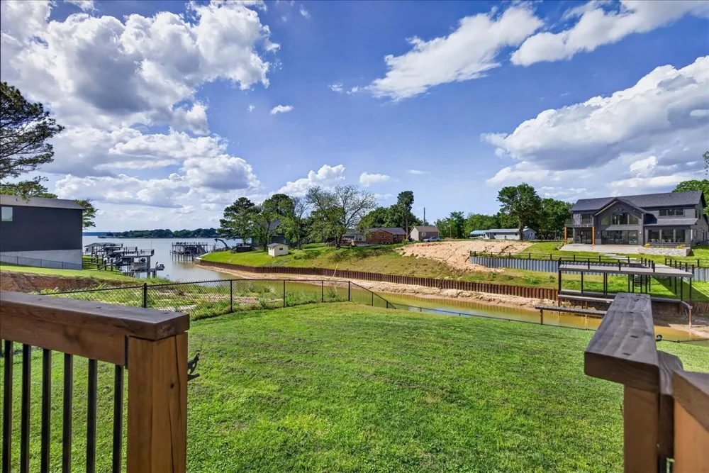 245 Autumn Wood Trail Gun Barrel City, TX 75156