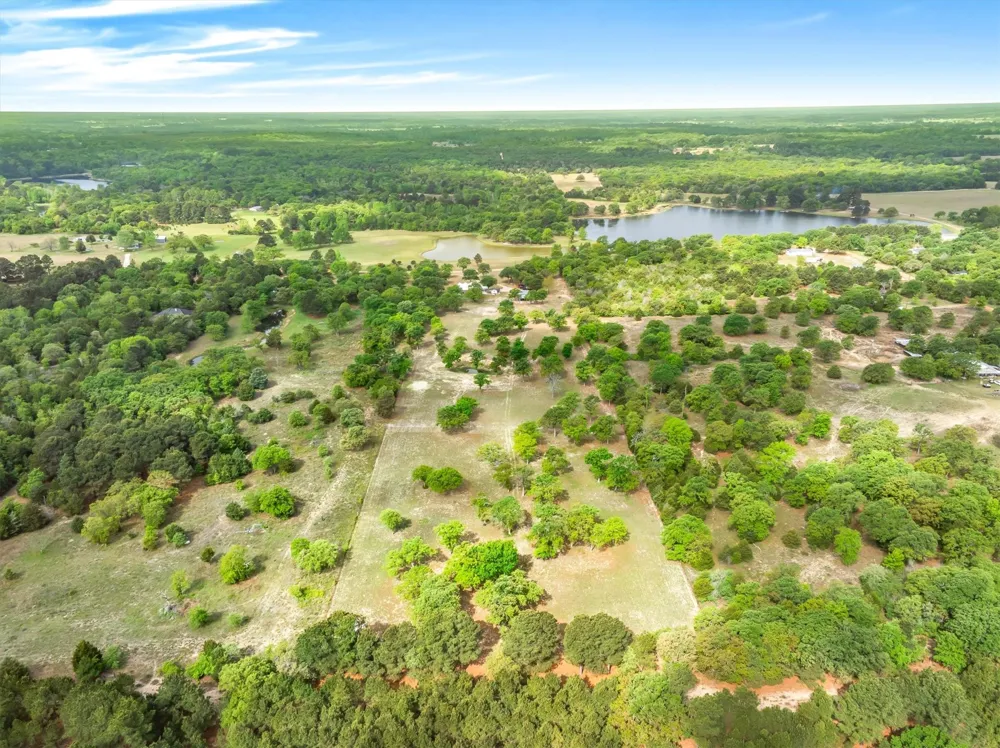 7700 County Road 3700 Athens, TX 75752