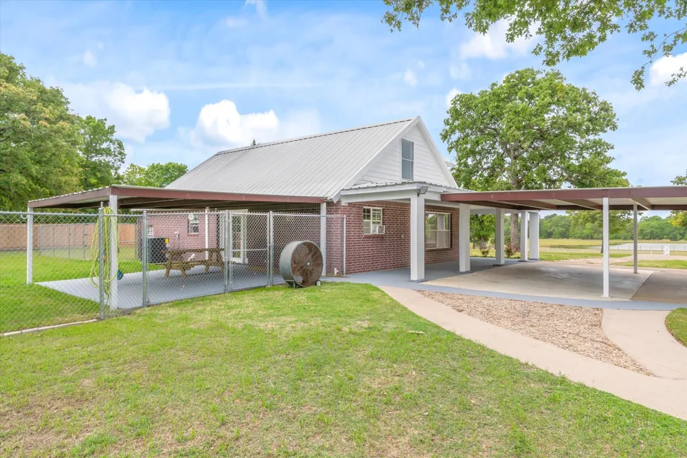 7700 County Road 3700 Athens, TX 75752