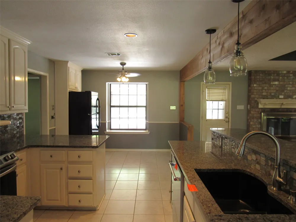 1048 Eagle Canyon Drive China Spring, TX 76633