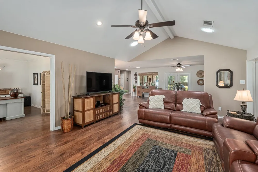 108 Forehand Drive Trinidad, TX 75163