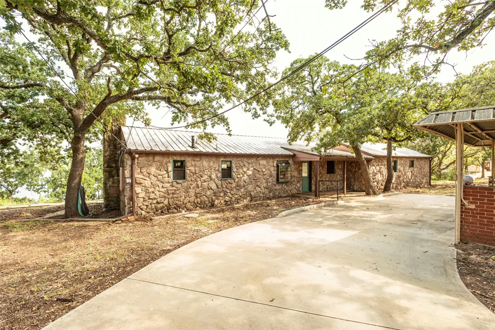 722 Storey Road Nocona, TX 76255