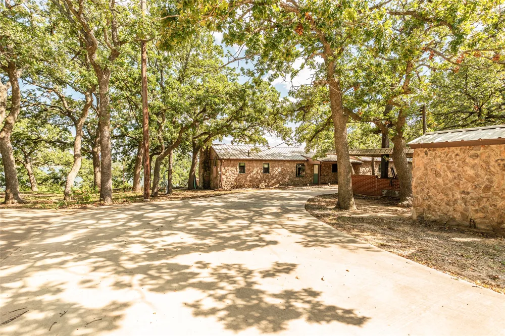 722 Storey Road Nocona, TX 76255