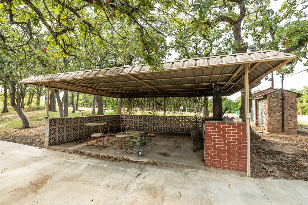 722 Storey Road Nocona, TX 76255