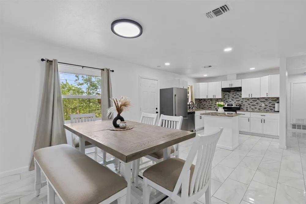 434 W Phillips Court Grand Prairie, TX 75051