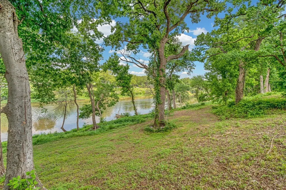 269 HCR 2201 Aquilla, TX 76622