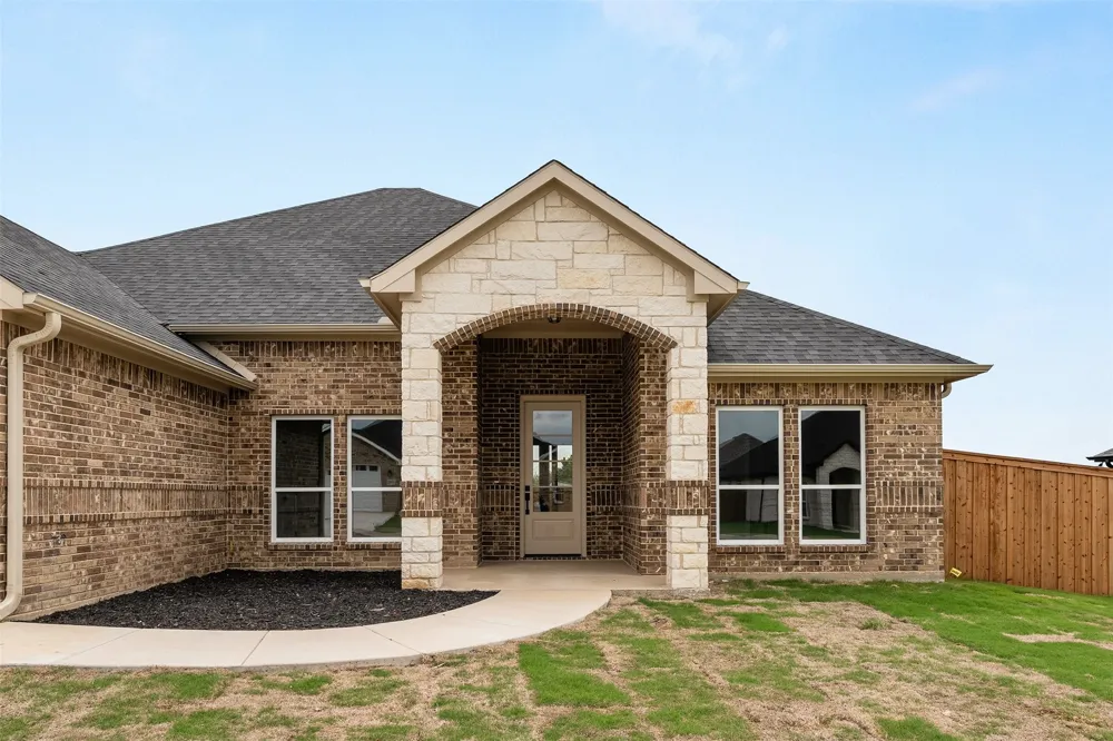507 Limestone Circle Mabank, TX 75147