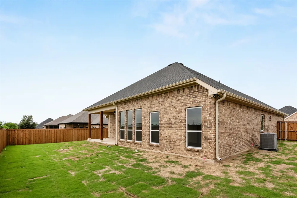 507 Limestone Circle Mabank, TX 75147