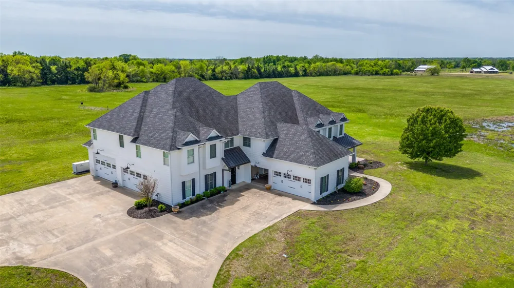 6100 Old Clarksville Road Reno, TX 75462