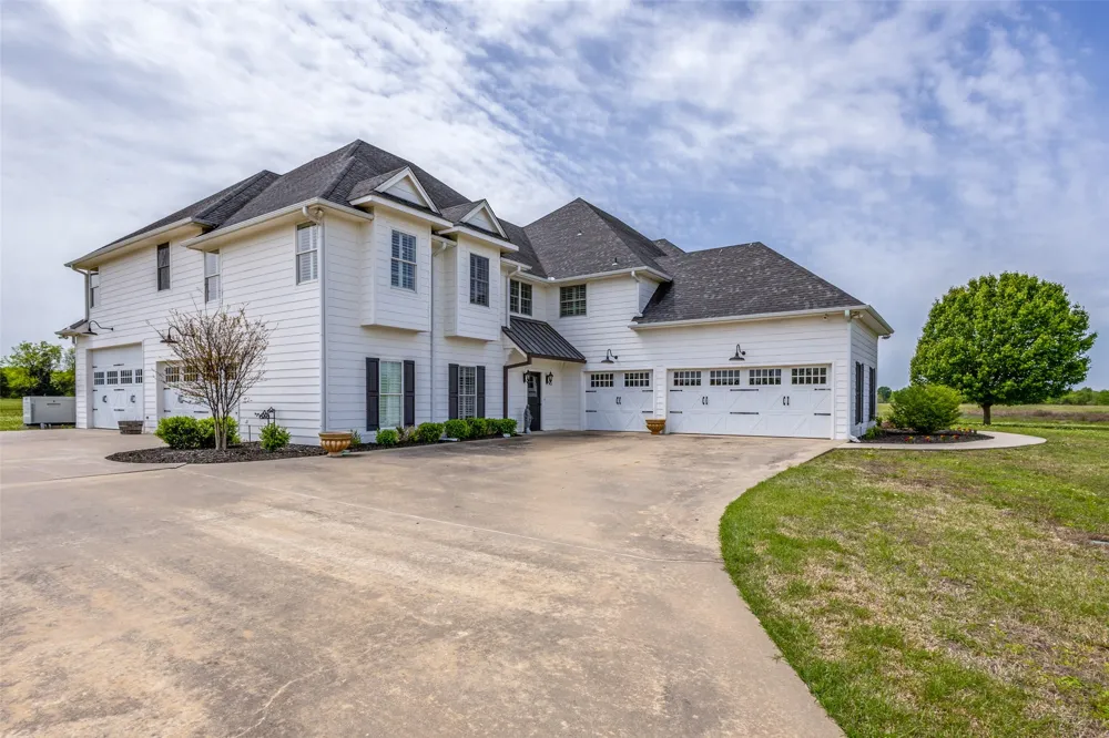 6100 Old Clarksville Road Reno, TX 75462