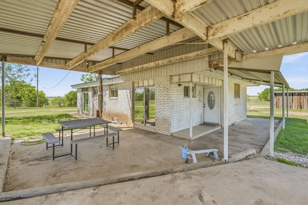 1301 County Road 440 De Leon, TX 76444