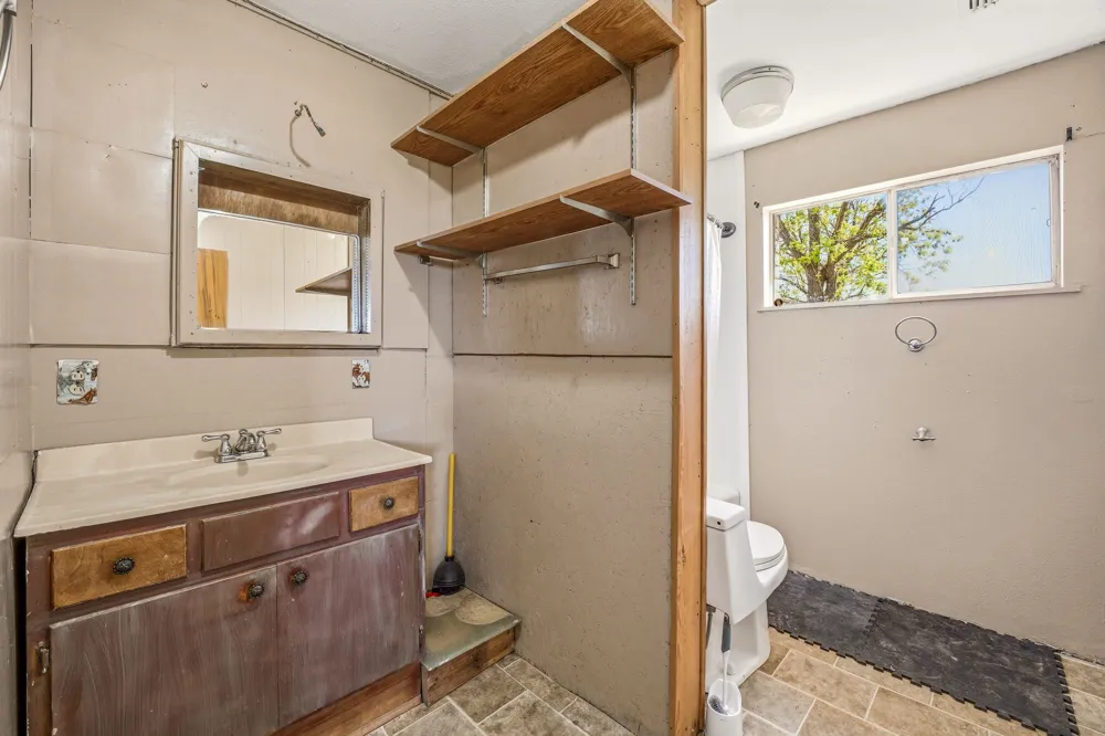 1301 County Road 440 De Leon, TX 76444