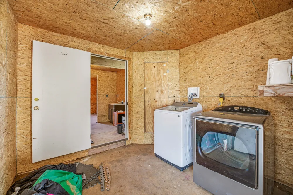 1301 County Road 440 De Leon, TX 76444