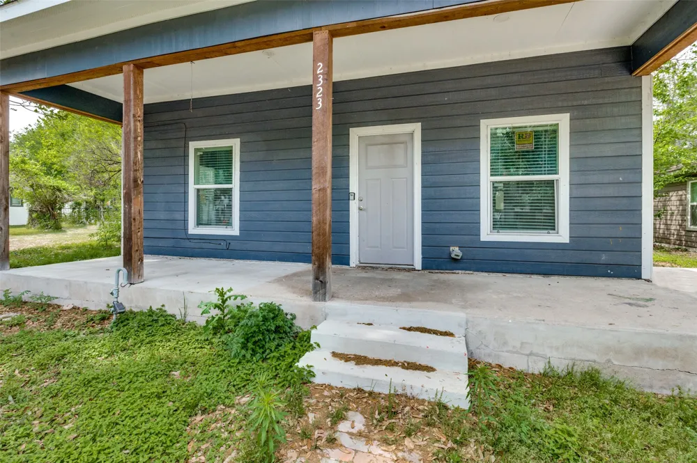 2323 Stoneman Street Dallas, TX 75215