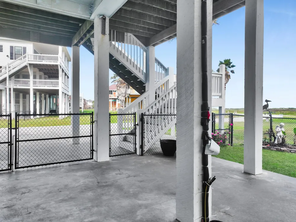 931 Bahama Drive Port Bolivar, TX 77650