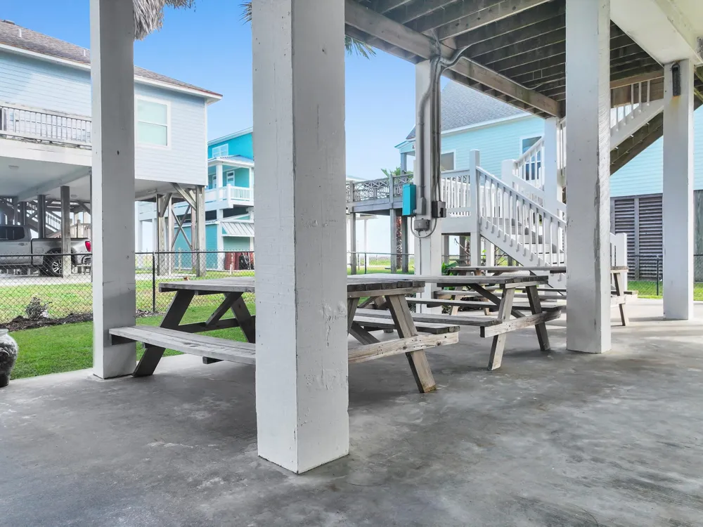 931 Bahama Drive Port Bolivar, TX 77650