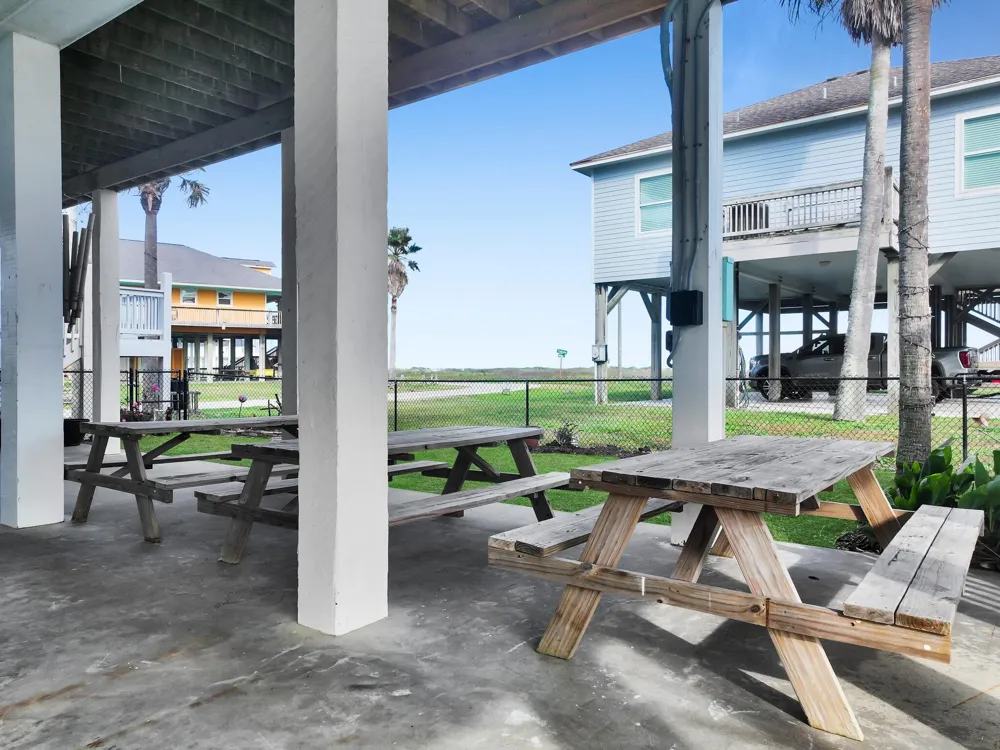 931 Bahama Drive Port Bolivar, TX 77650
