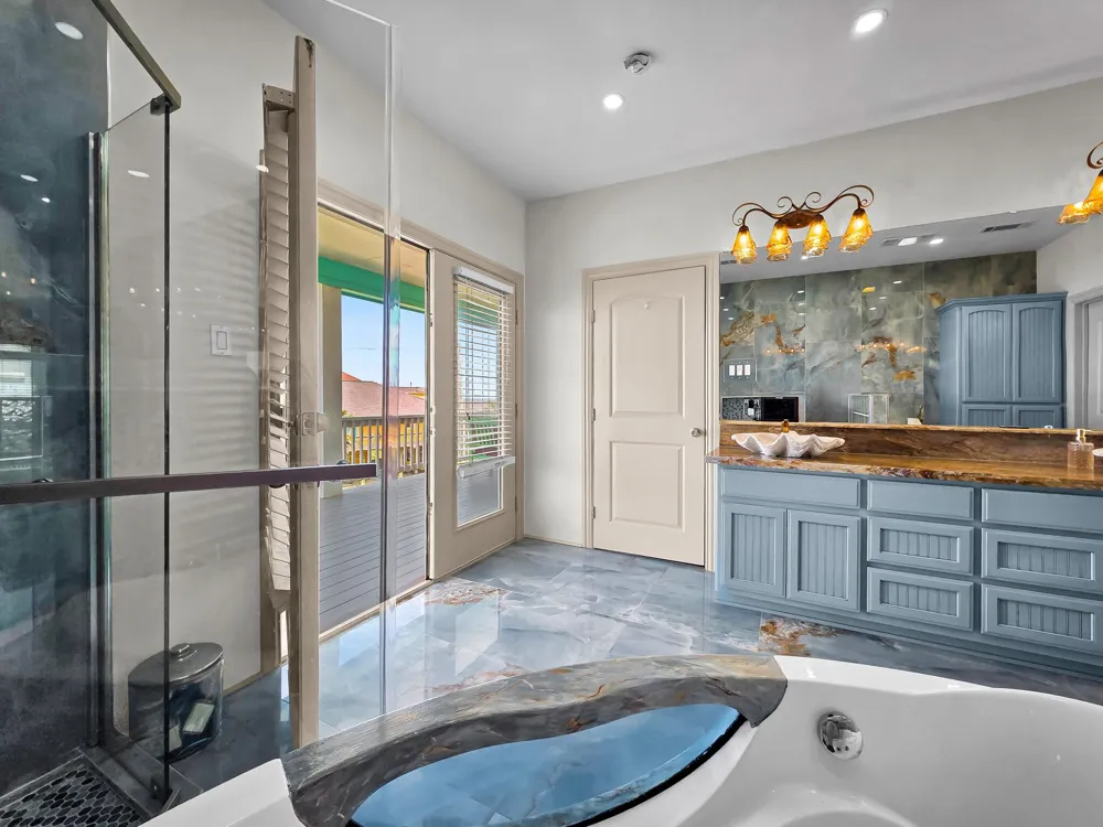 931 Bahama Drive Port Bolivar, TX 77650