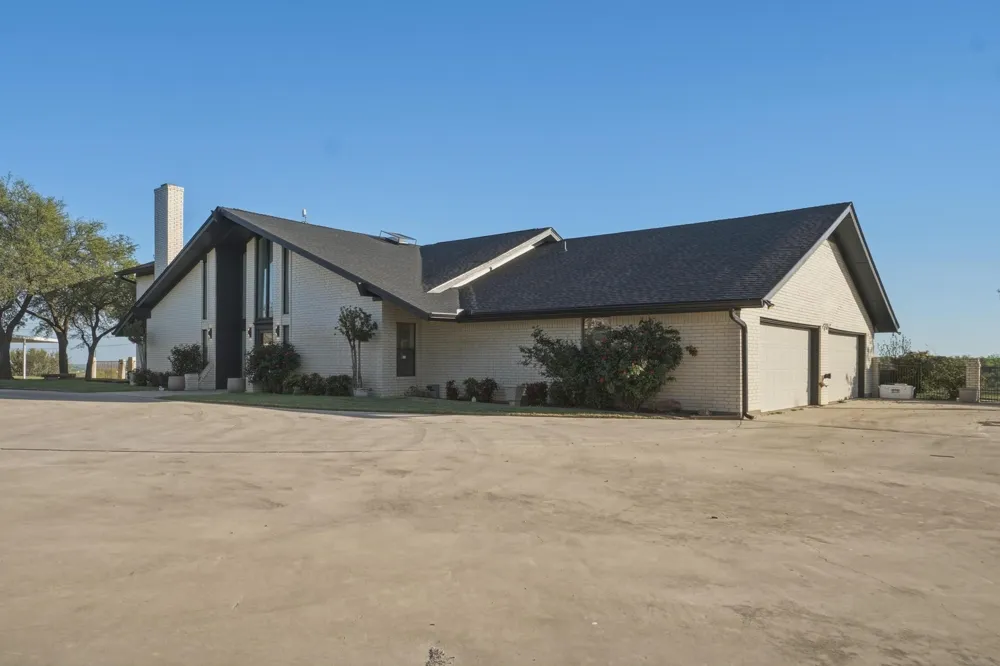 1505 Hillcrest Street Coleman, TX 76834