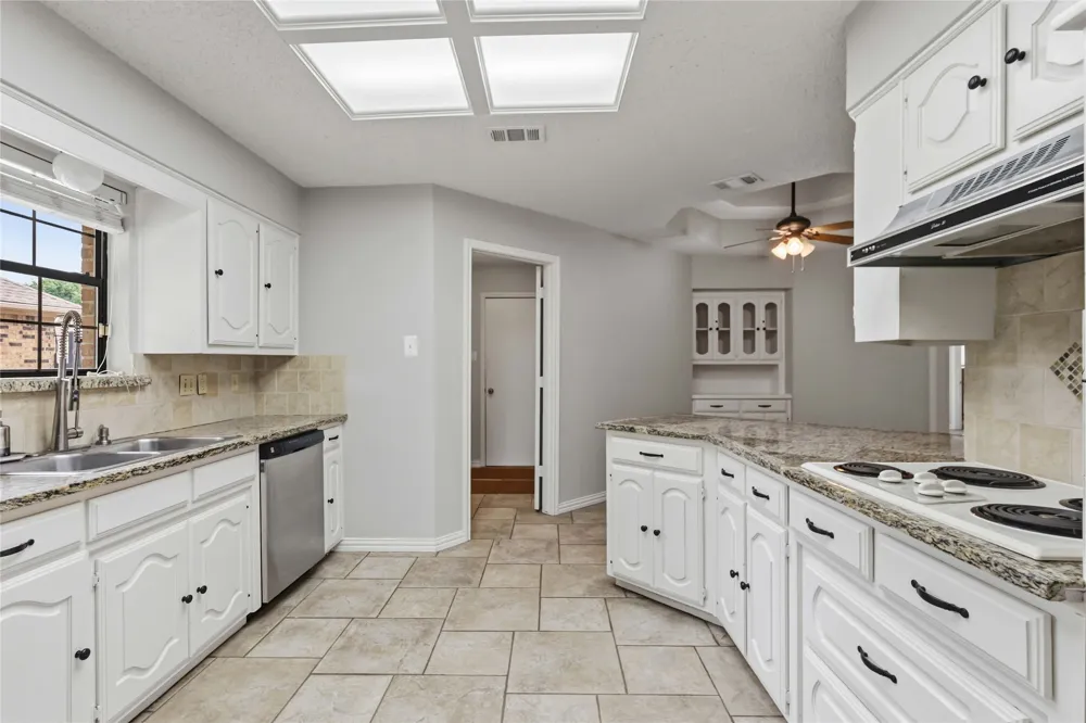 200 Sunny Crest Drive Murphy, TX 75094