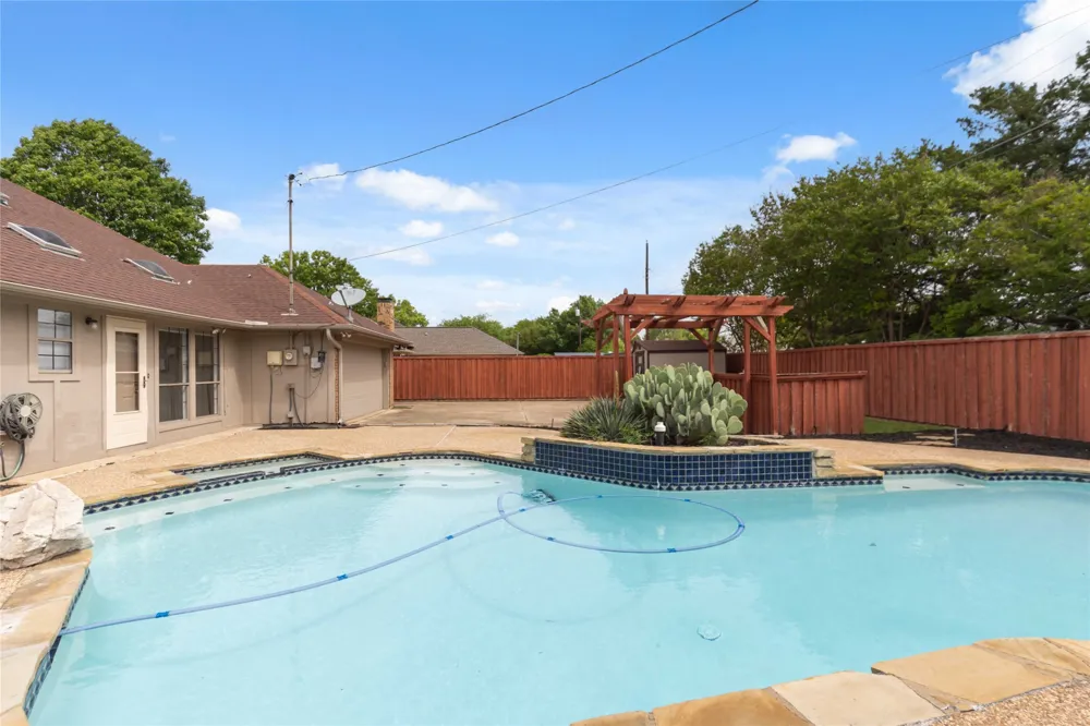 200 Sunny Crest Drive Murphy, TX 75094