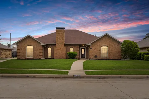 200 Sunny Crest Drive