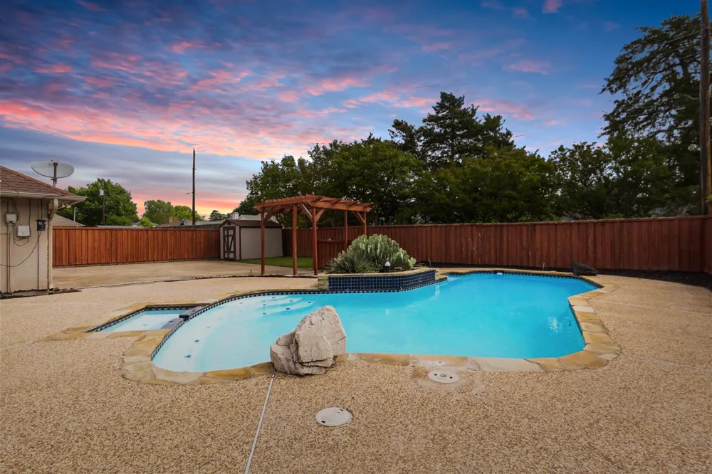 200 Sunny Crest Drive Murphy, TX 75094