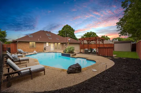 200 Sunny Crest Drive