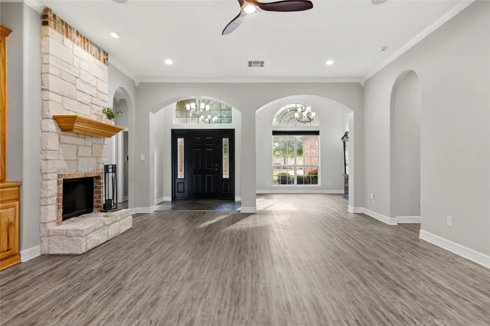 937 Queen Elizabeth Drive McGregor, TX 76657