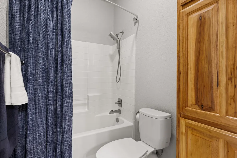 937 Queen Elizabeth Drive McGregor, TX 76657