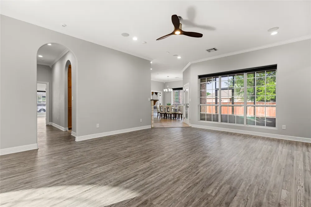 937 Queen Elizabeth Drive McGregor, TX 76657
