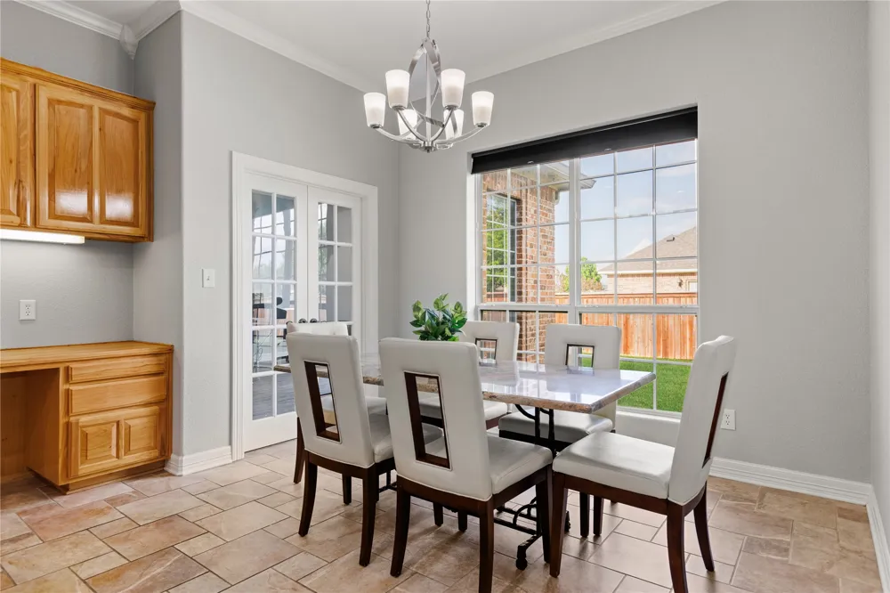937 Queen Elizabeth Drive McGregor, TX 76657