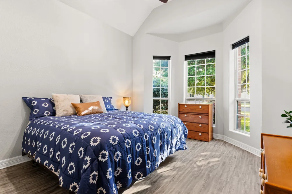 937 Queen Elizabeth Drive McGregor, TX 76657