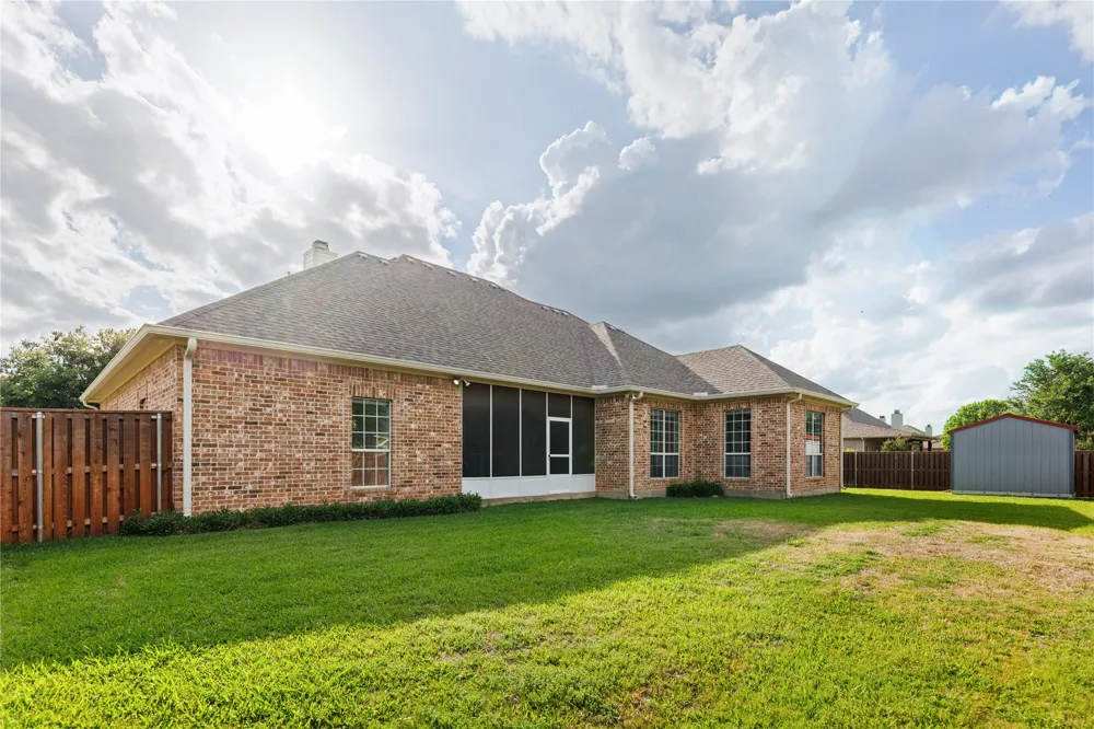 937 Queen Elizabeth Drive McGregor, TX 76657