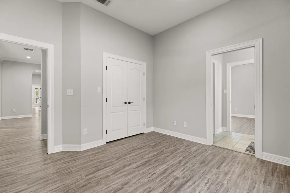 937 Queen Elizabeth Drive McGregor, TX 76657