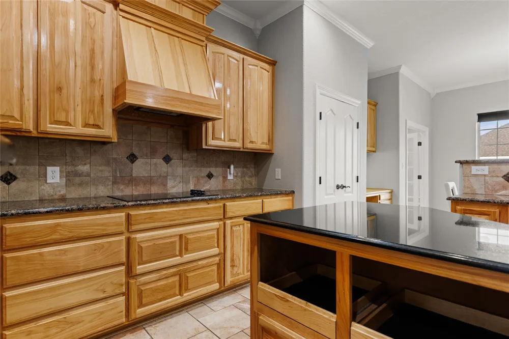 937 Queen Elizabeth Drive McGregor, TX 76657
