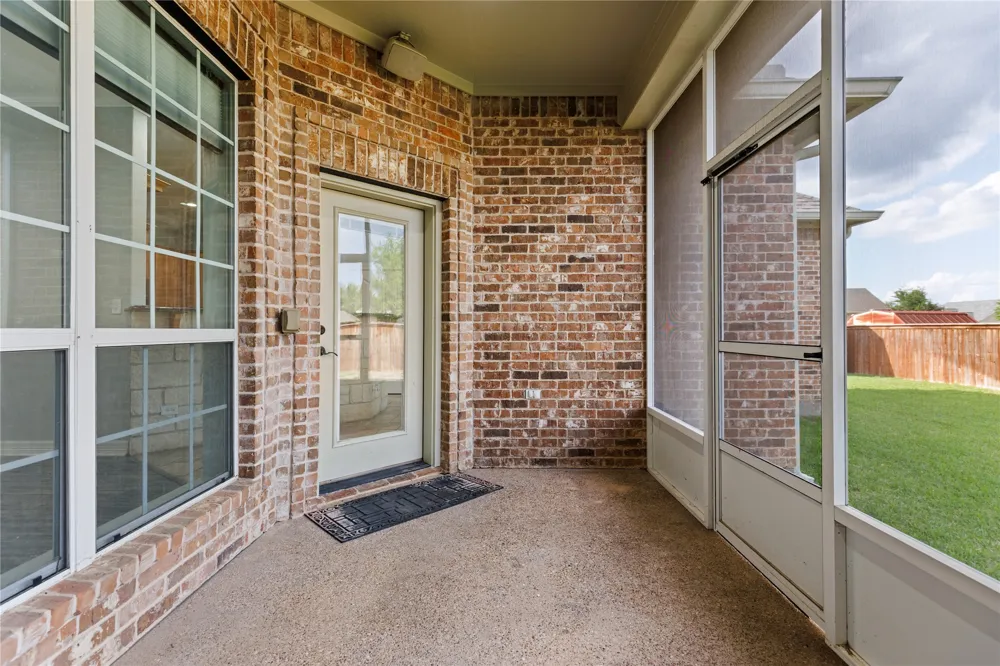 937 Queen Elizabeth Drive McGregor, TX 76657
