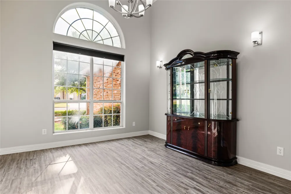 937 Queen Elizabeth Drive McGregor, TX 76657