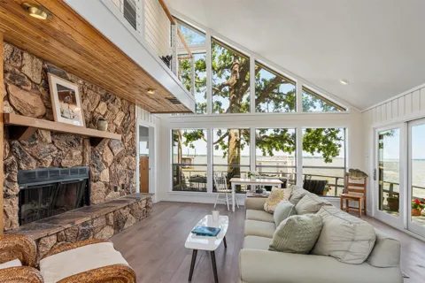513 Winding Shore Drive